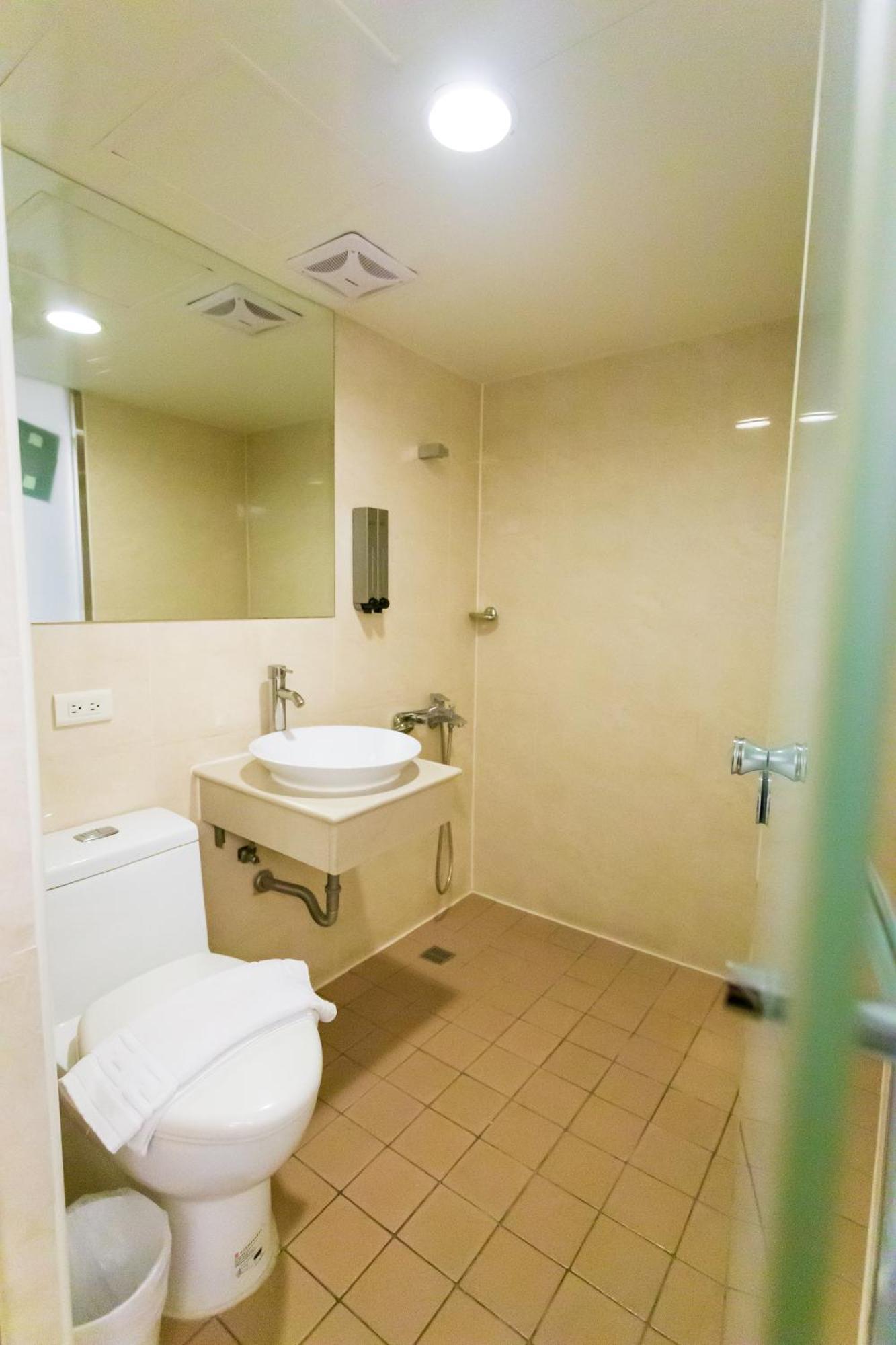 Newrise Hotel Гаосюн Экстерьер фото